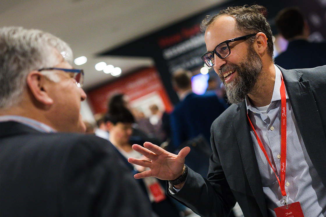 Danfoss Mitarbeiter bei einem Workshop