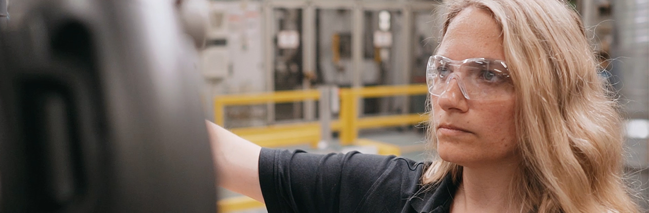 Petra, Machine Operator