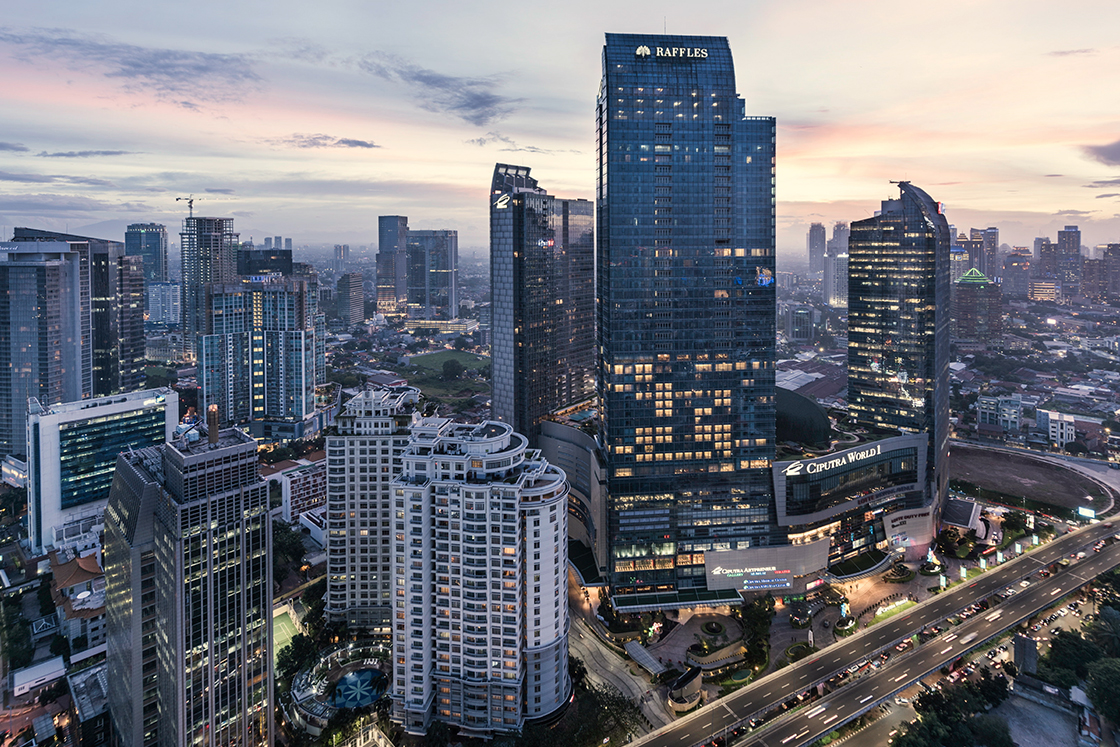 District cooling solutions for commercial buildings