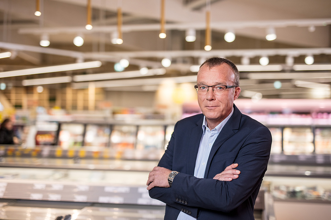 Günter Walter im aktiv & irma Markt in Oldenburg