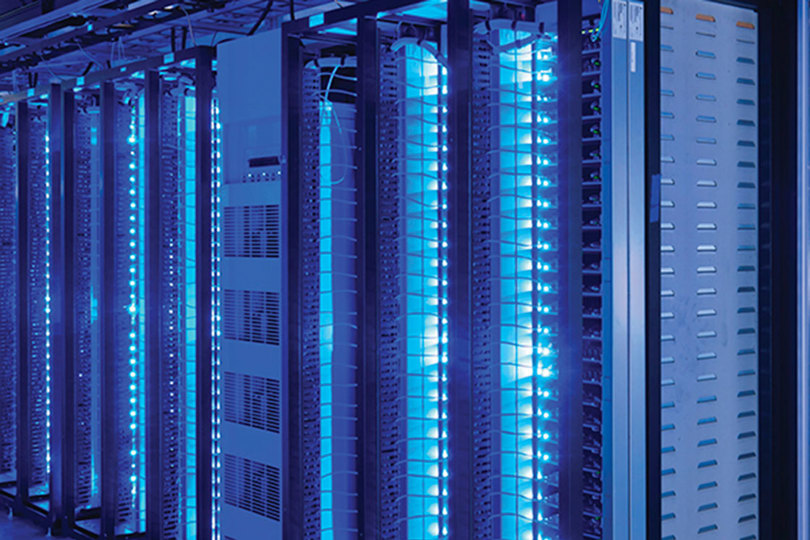 Server installation - ultra pure water cleaning - Danfoss