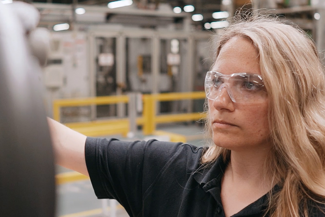 Petra, Machine Operator