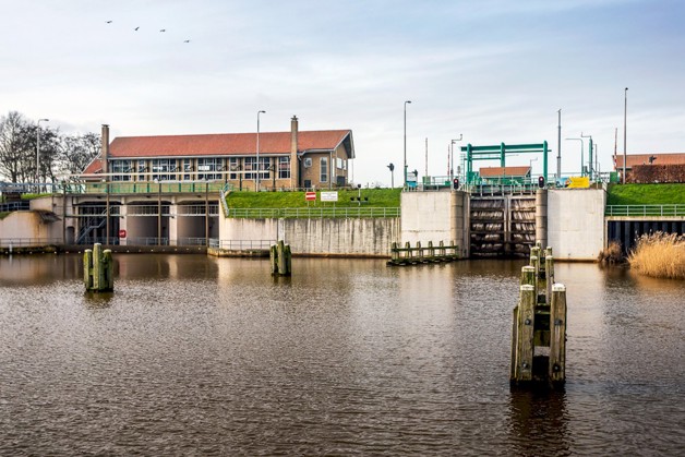 Danfoss frequentieregelaars houden Noordoostpolder droog - case study - Waterschap Zuiderzeeland bij Gemaal Buma - met ENGIE Electroproject en Danfoss Drives