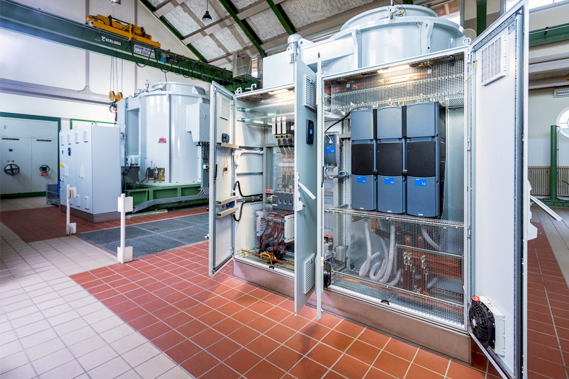 Danfoss frequentieregelaars houden Noordoostpolder droog - case study - Waterschap Zuiderzeeland bij Gemaal Buma - met ENGIE Electroproject en Danfoss Drives