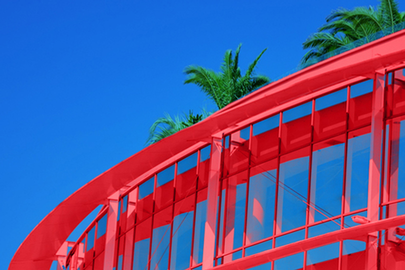 Systemy ze zmiennym przepływem czynnika z falownikiem − Danfoss