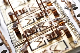 Frekvensomformere til elevatorer og rulletrapper