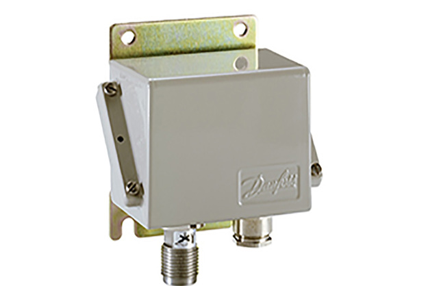 Box type marine approved pressure transmitter type EMP 2 danfoss