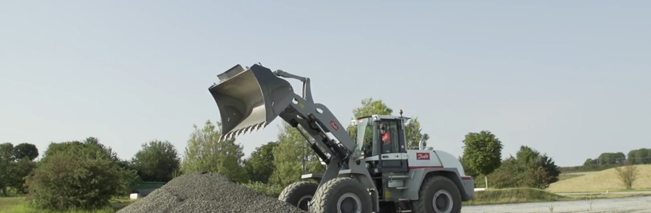 Danfoss Power Solutions bucket shake