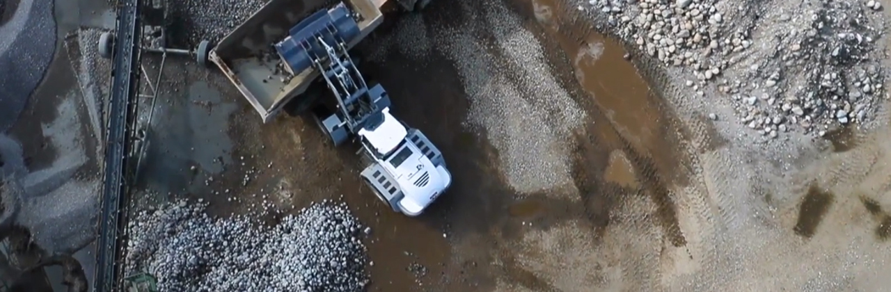 Danfoss Power Solutions boom kick out and bucket positioning