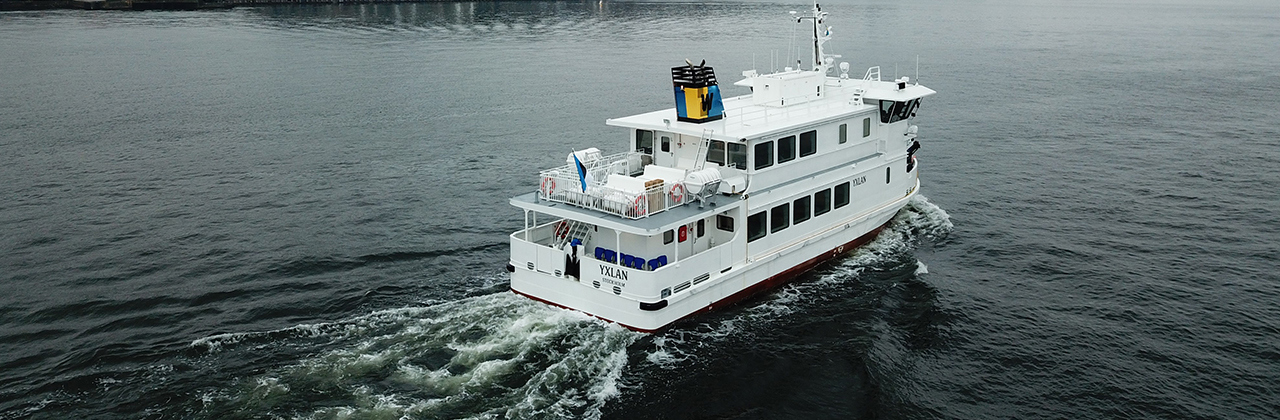 De eerste hybride ijswaardige passagiersveerboot van Stockholm