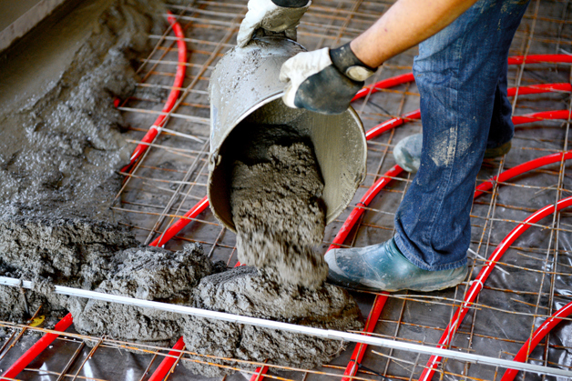 laying cement over hydronic heating pipes