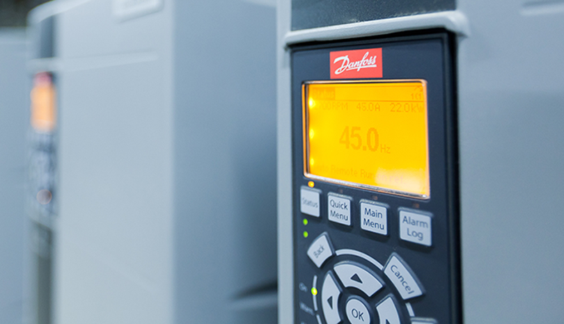 Steuerung von Elektromotoren mit intelligenten Frequenzumrichtern