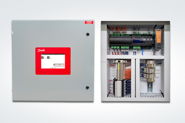 The Advanced Evaporator Panel offers enhanced capabilities and connectivity, controlling up to four evaporators with an intuitive touch screen and built-in web server, based on a programmable logic controller (PLC).