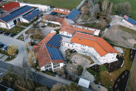 Grundschule, Mehrzweckhalle und Heizhaus in Eurasburg (Schwaben)