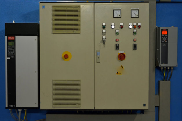 Zwei Generationen Danfoss VLT® Umrichter arbeiten inzwischen in der Aufbereitung und den Brunnenanlagen