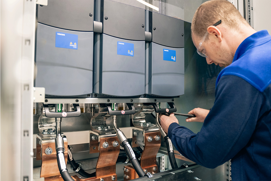 Van Meer | Specialist in aandrijftechniek en systeemintegratie met Danfoss | Danfoss Drives | Authorized Service Partner for Marine