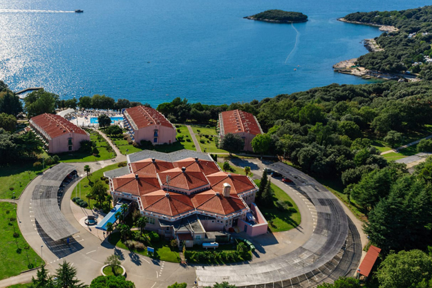 3* resort reduces hot water wait times with MTCV