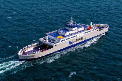 Wasaline hybrid ferry sailing through an iC7 halo