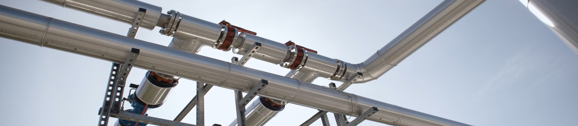 Decarbonization with integrated cooling and heating energy systems