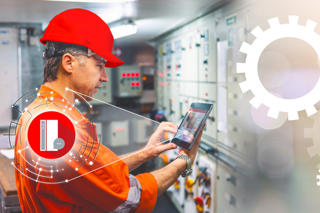 Techniker nutzt MyDrive® Assistant zur schnellen Diagnose auf einem Tablet